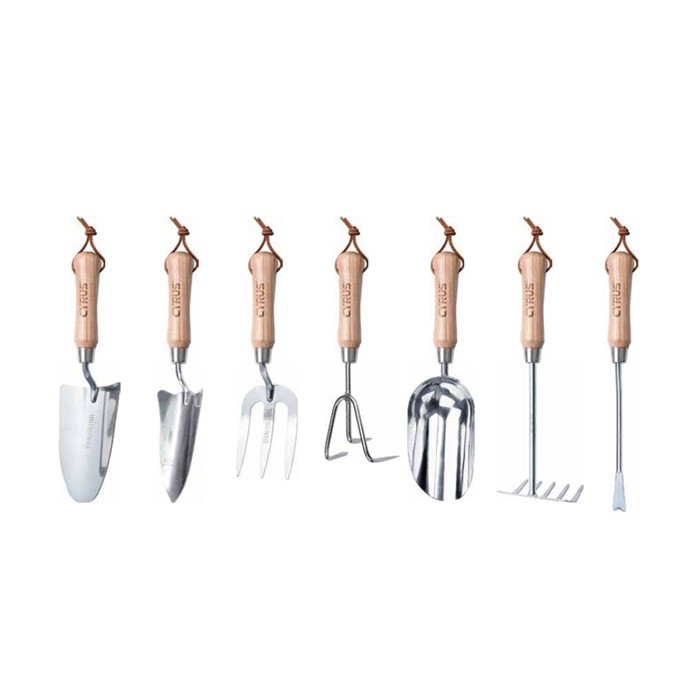 Handgjorda trädgårdsredskap